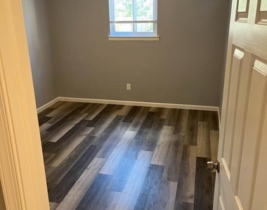 2202 Pileggi Drive - Photo Thumbnail 6