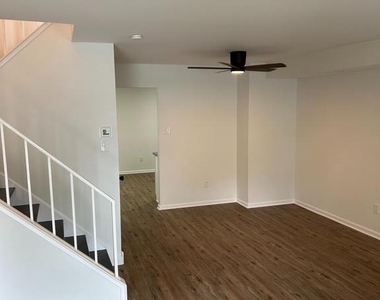 3230 Durham Place - Photo Thumbnail 9