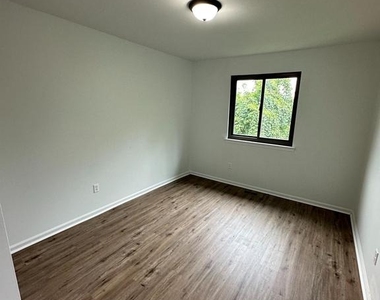 3230 Durham Place - Photo Thumbnail 5
