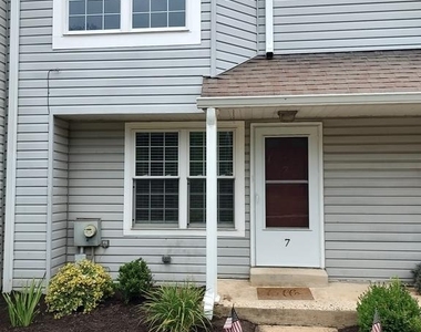 7 Parkview Circle - Photo Thumbnail 1