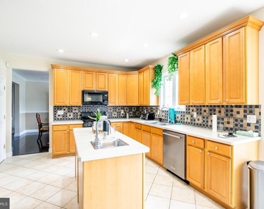 29 Vocisano Court - Photo Thumbnail 12
