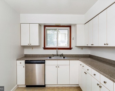 4 Pierson Place - Photo Thumbnail 5