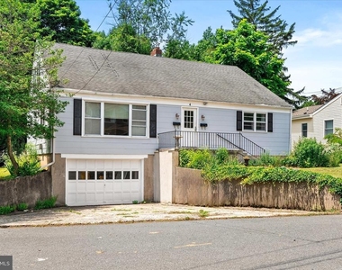 4 Pierson Place - Photo Thumbnail 17