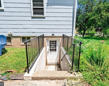 4 Pierson Place - Photo Thumbnail 12