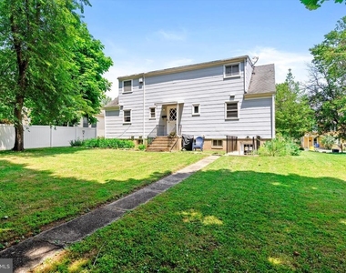 4 Pierson Place - Photo Thumbnail 16
