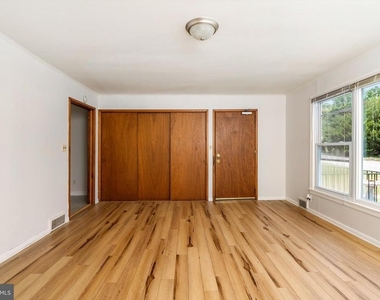 4 Pierson Place - Photo Thumbnail 3