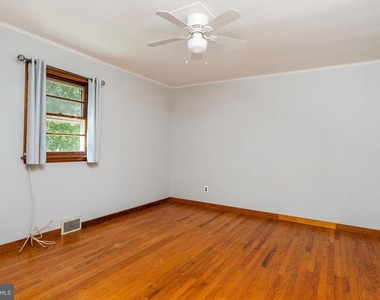 4 Pierson Place - Photo Thumbnail 10