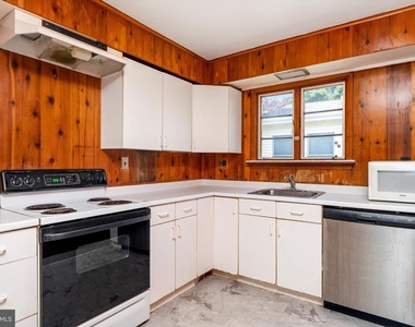 4 Pierson Place - Photo Thumbnail 6