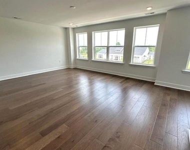 234 Cora Bergen Blvd - Photo Thumbnail 9