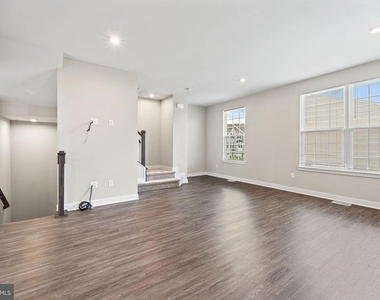 2 Sparrow Circle - Photo Thumbnail 10