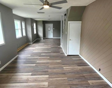 516 Summit Avenue - Photo Thumbnail 3