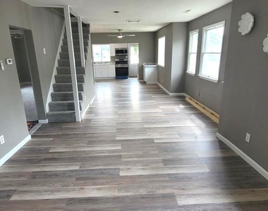 516 Summit Avenue - Photo Thumbnail 4