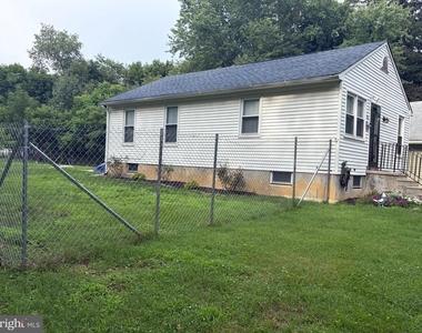 102 New Jersey Avenue - Photo Thumbnail 1
