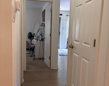 102 New Jersey Avenue - Photo Thumbnail 13