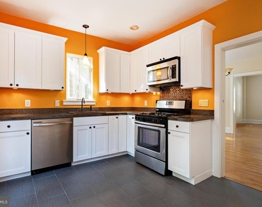 3 Lee Avenue - Photo Thumbnail 5