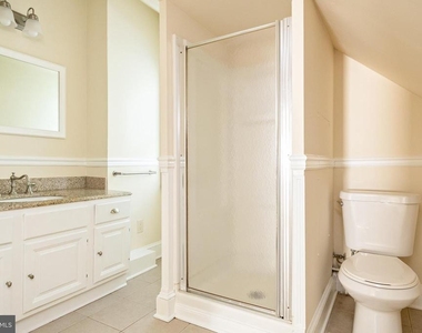 3 Lee Avenue - Photo Thumbnail 15