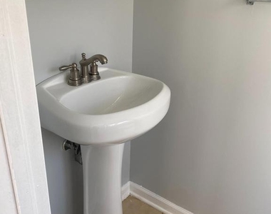 7 Kendall Boulevard - Photo Thumbnail 5