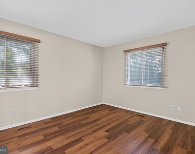 1301 Woodhollow Drive - Photo Thumbnail 18