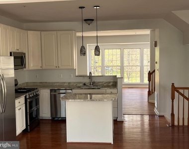 9611 Juniper Drive - Photo Thumbnail 6