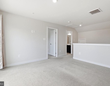 5714 Richmanor Terrace - Photo Thumbnail 35