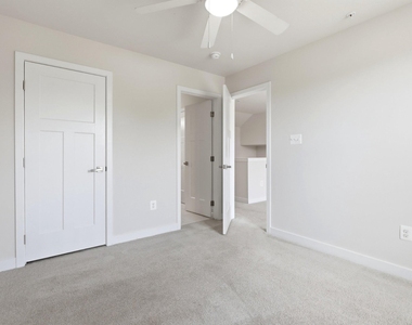 5714 Richmanor Terrace - Photo Thumbnail 38