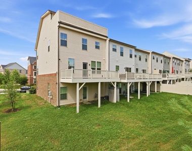 5714 Richmanor Terrace - Photo Thumbnail 48