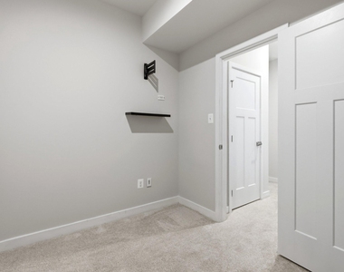 5714 Richmanor Terrace - Photo Thumbnail 47