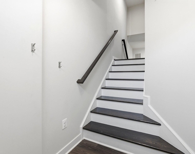 5714 Richmanor Terrace - Photo Thumbnail 4