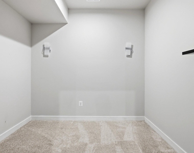 5714 Richmanor Terrace - Photo Thumbnail 46