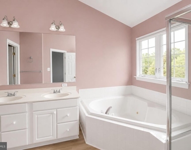 2218 Mears Lane - Photo Thumbnail 13