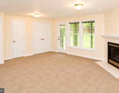 2218 Mears Lane - Photo Thumbnail 4