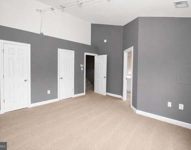 2218 Mears Lane - Photo Thumbnail 12
