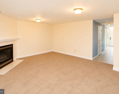 2218 Mears Lane - Photo Thumbnail 5