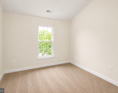 2218 Mears Lane - Photo Thumbnail 15