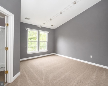 2218 Mears Lane - Photo Thumbnail 10