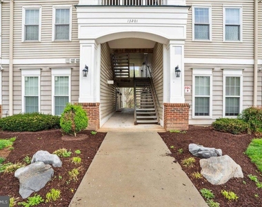 13201 Astoria Hill Court - Photo Thumbnail 2
