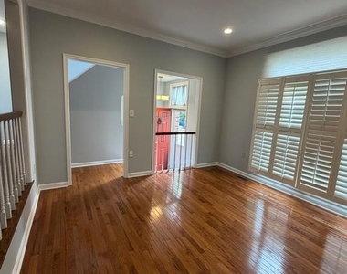 1106 Arcola Avenue - Photo Thumbnail 5