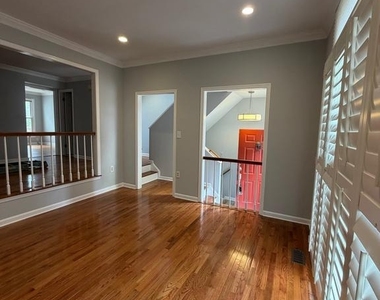 1106 Arcola Avenue - Photo Thumbnail 7