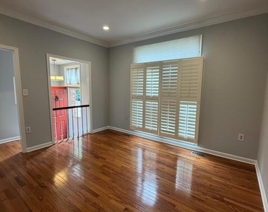 1106 Arcola Avenue - Photo Thumbnail 6