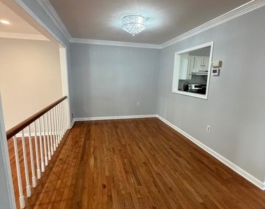 1106 Arcola Avenue - Photo Thumbnail 8
