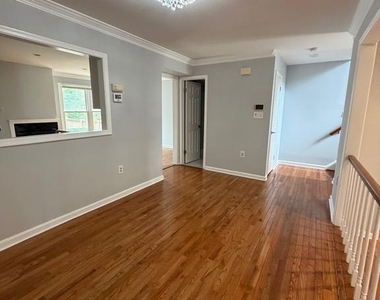 1106 Arcola Avenue - Photo Thumbnail 11