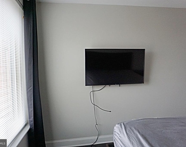 7500 Woodmont Avenue - Photo Thumbnail 10
