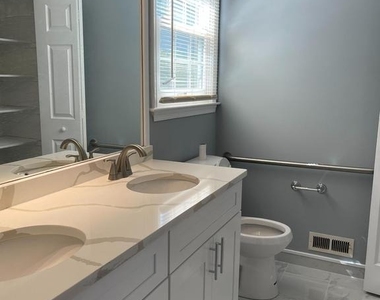 13928 Mustang Hill Lane - Photo Thumbnail 17