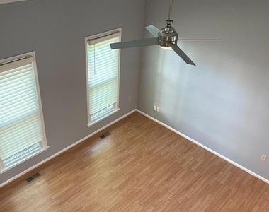 13928 Mustang Hill Lane - Photo Thumbnail 14