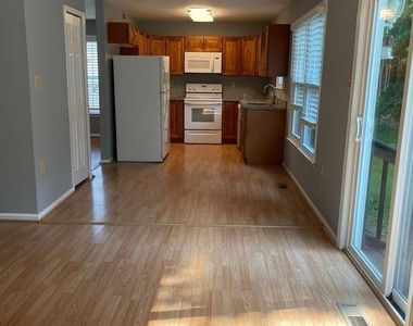 13928 Mustang Hill Lane - Photo Thumbnail 11