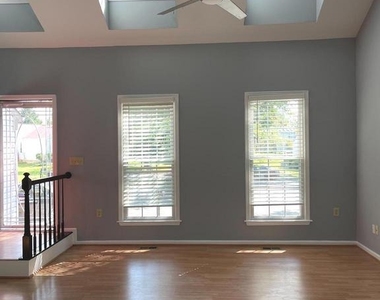13928 Mustang Hill Lane - Photo Thumbnail 7