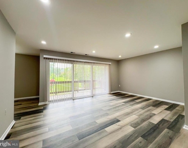 5537 Green Mountain Circle - Photo Thumbnail 8