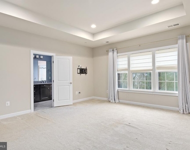 6012 Charles Crossing - Photo Thumbnail 14
