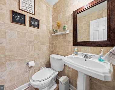 3852 Glasgow Way - Photo Thumbnail 18