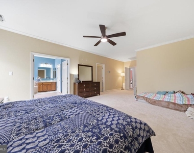 3852 Glasgow Way - Photo Thumbnail 21